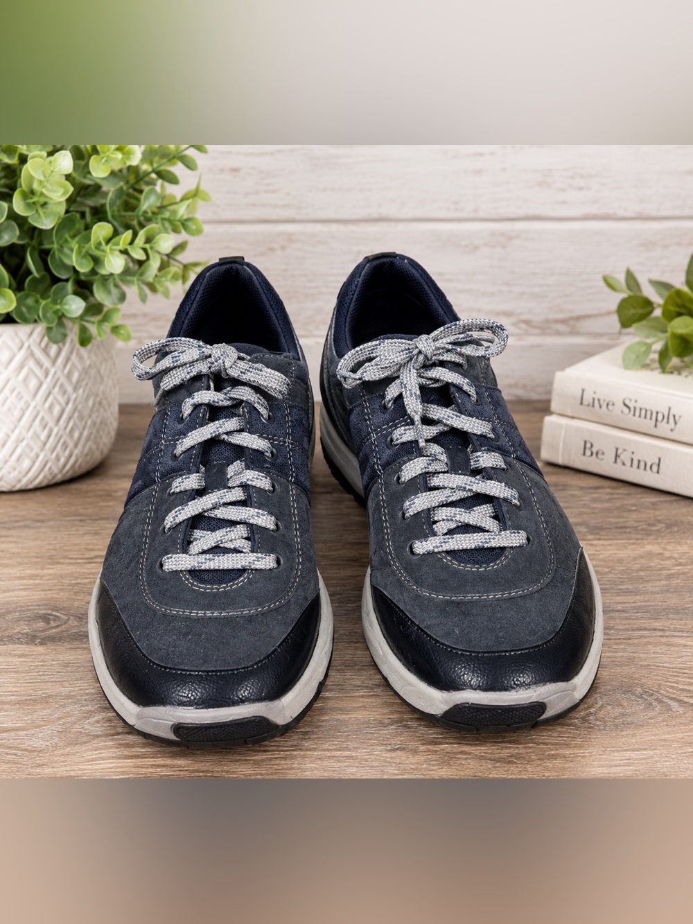 Clarks Unstructured WaveWalk Wave.Andes Navy Waterproof Walking Shoes